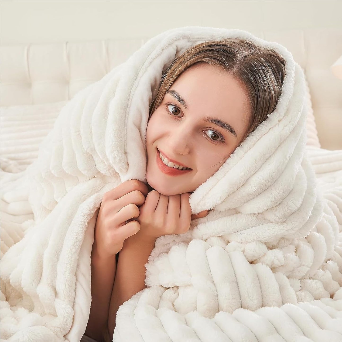 BEDELITE Fleece Comforter Set -Super Soft & Warm Fluffy Cream White Bedding, Luxury Fuzzy Heavy Bed Set for Winter with 2 Pillow Cases