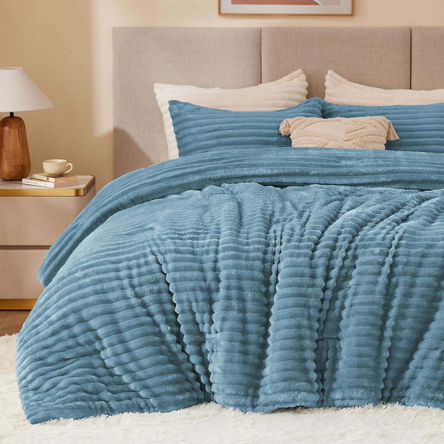 BEDELITE Fleece Comforter Set -Super Soft & Warm Fluffy Cream White Bedding, Luxury Fuzzy Heavy Bed Set for Winter with 2 Pillow Cases