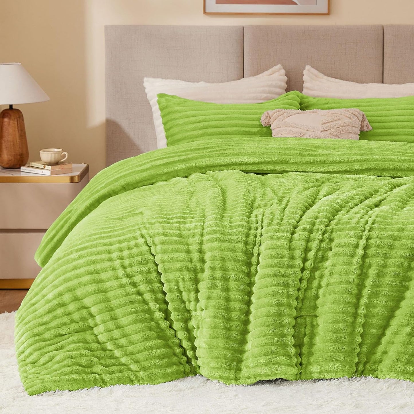 BEDELITE Fleece Comforter Set -Super Soft & Warm Fluffy Cream White Bedding, Luxury Fuzzy Heavy Bed Set for Winter with 2 Pillow Cases