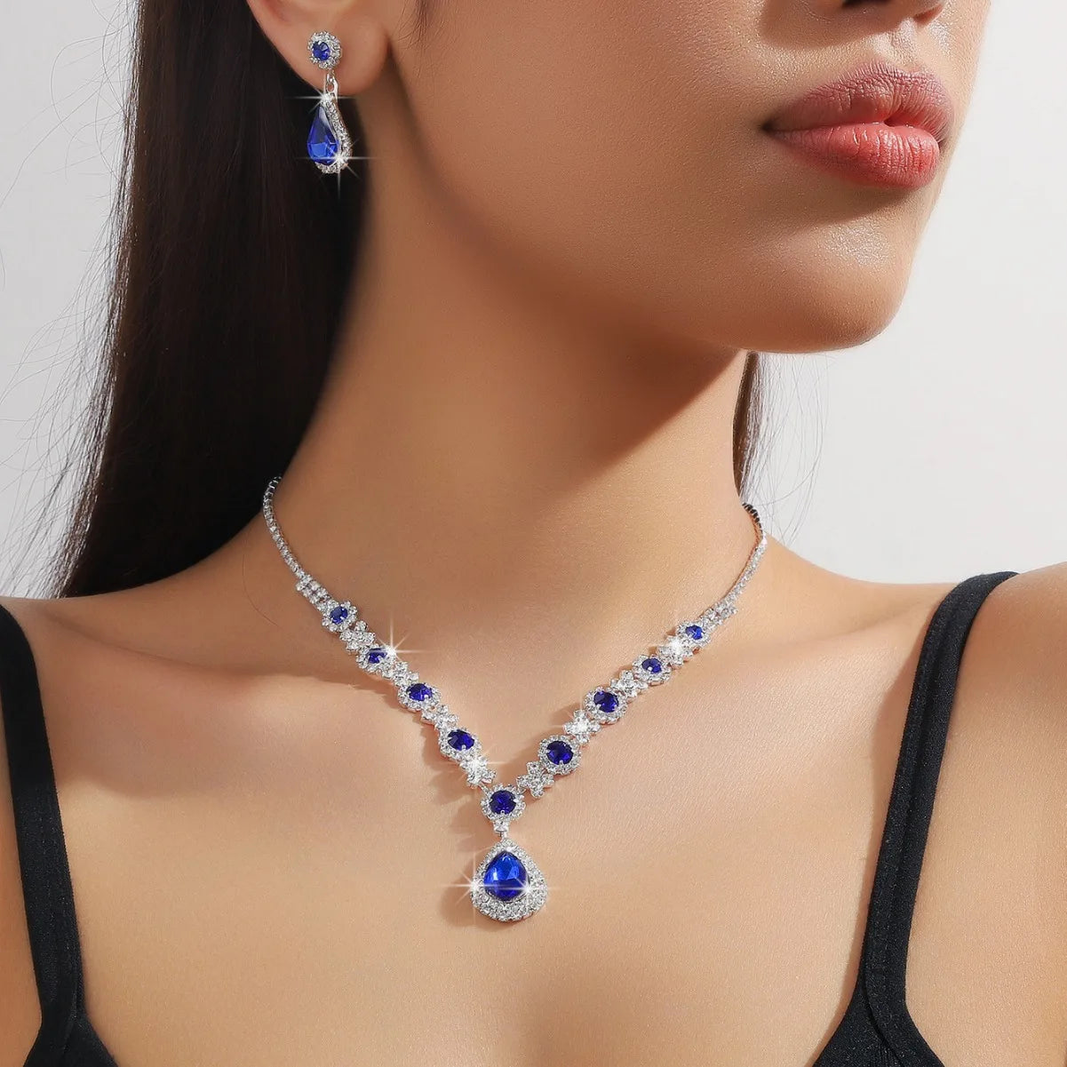 Bride Jewelry Set for Women Crystal Teardrop Necklace and Earrings Two-Piece Set Accessories for Evening Gowns