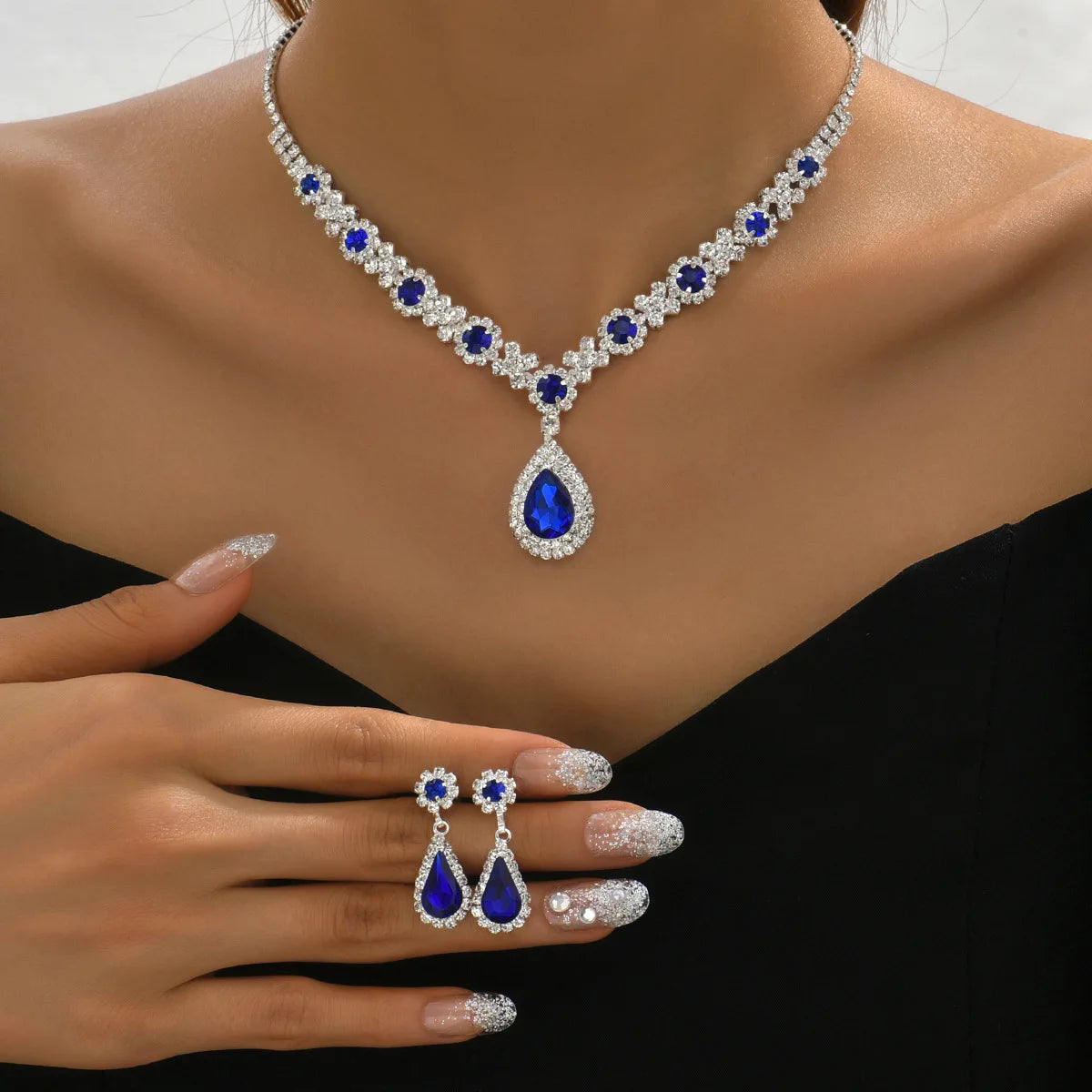 Bride Jewelry Set for Women Crystal Teardrop Necklace and Earrings Two-Piece Set Accessories for Evening Gowns