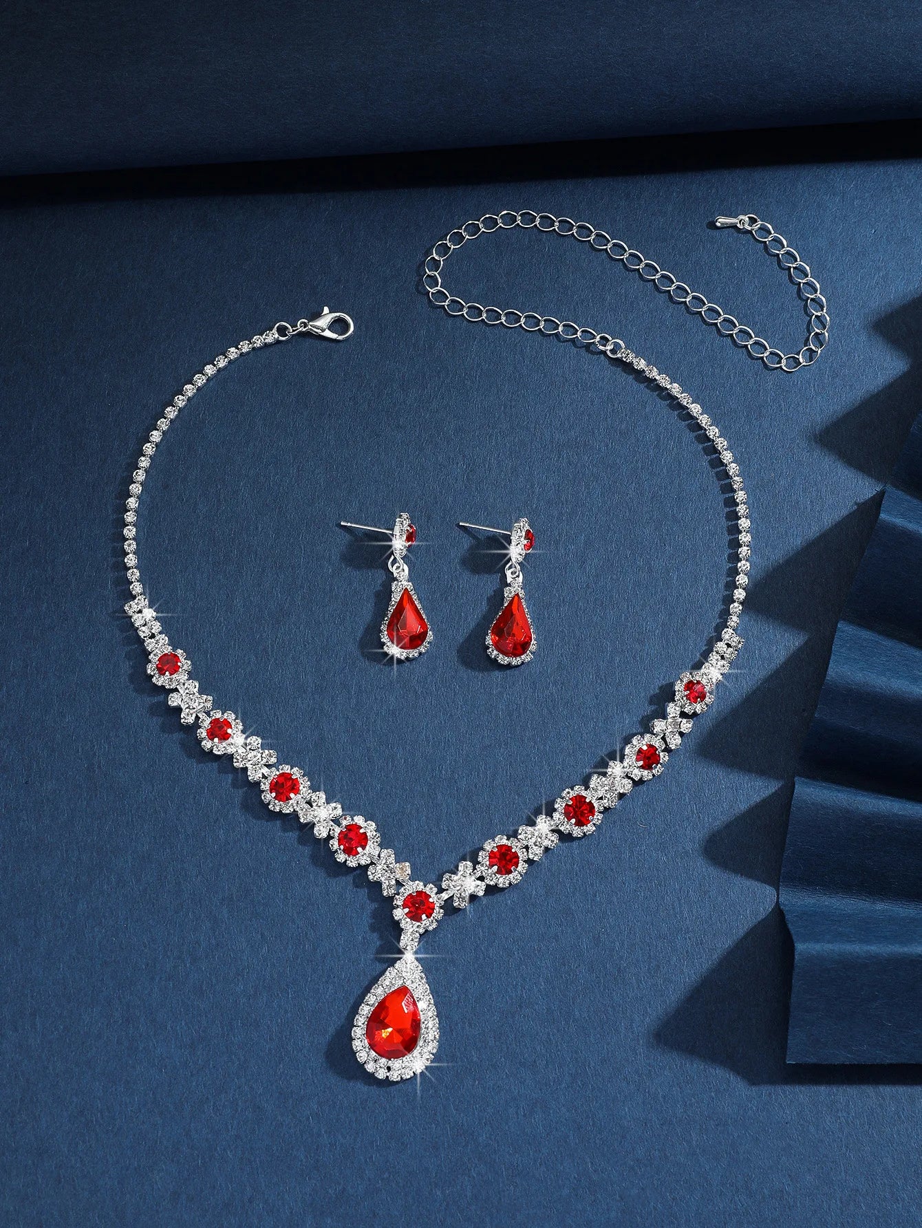 Bride Jewelry Set for Women Crystal Teardrop Necklace and Earrings Two-Piece Set Accessories for Evening Gowns