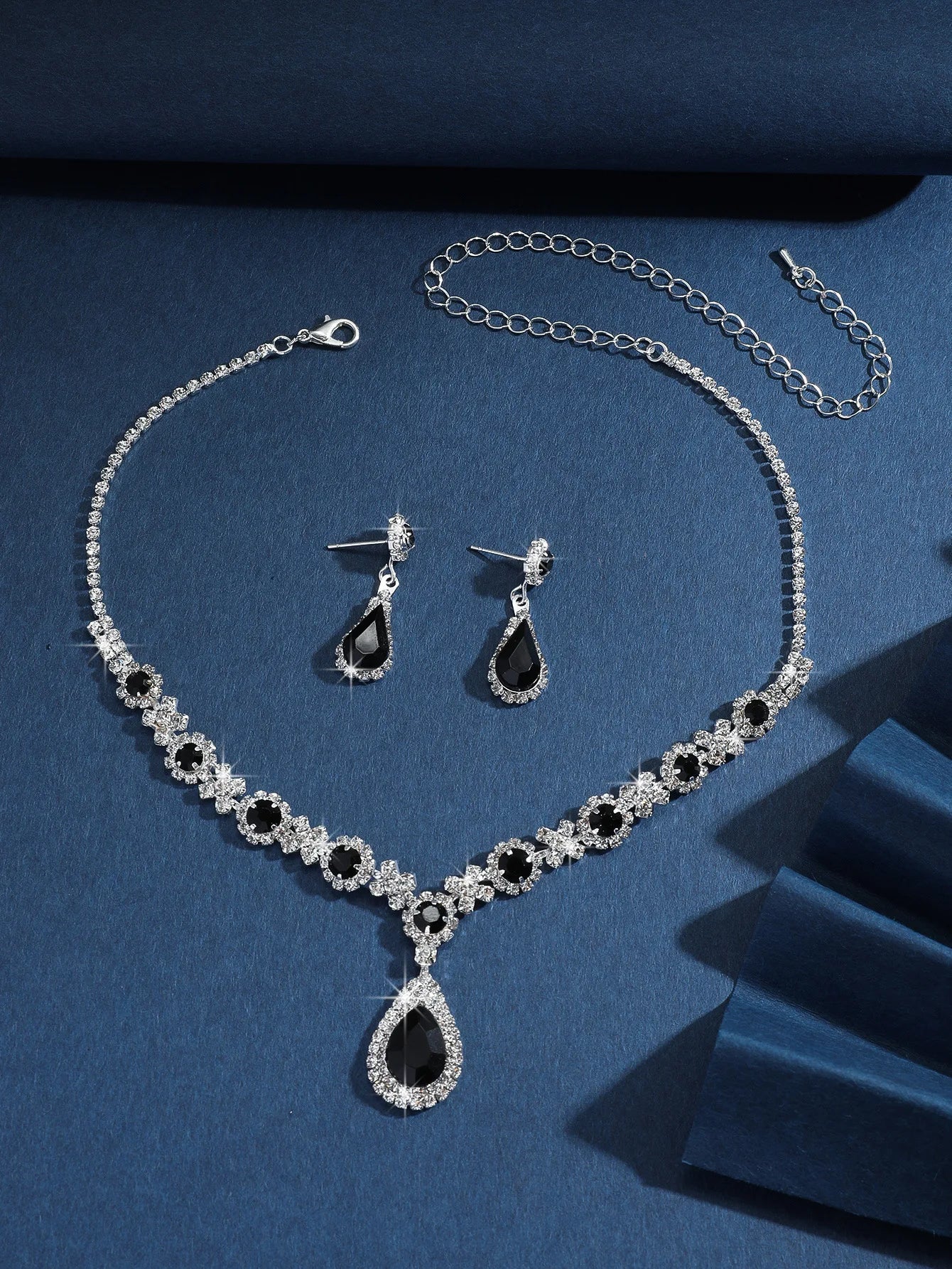 Bride Jewelry Set for Women Crystal Teardrop Necklace and Earrings Two-Piece Set Accessories for Evening Gowns